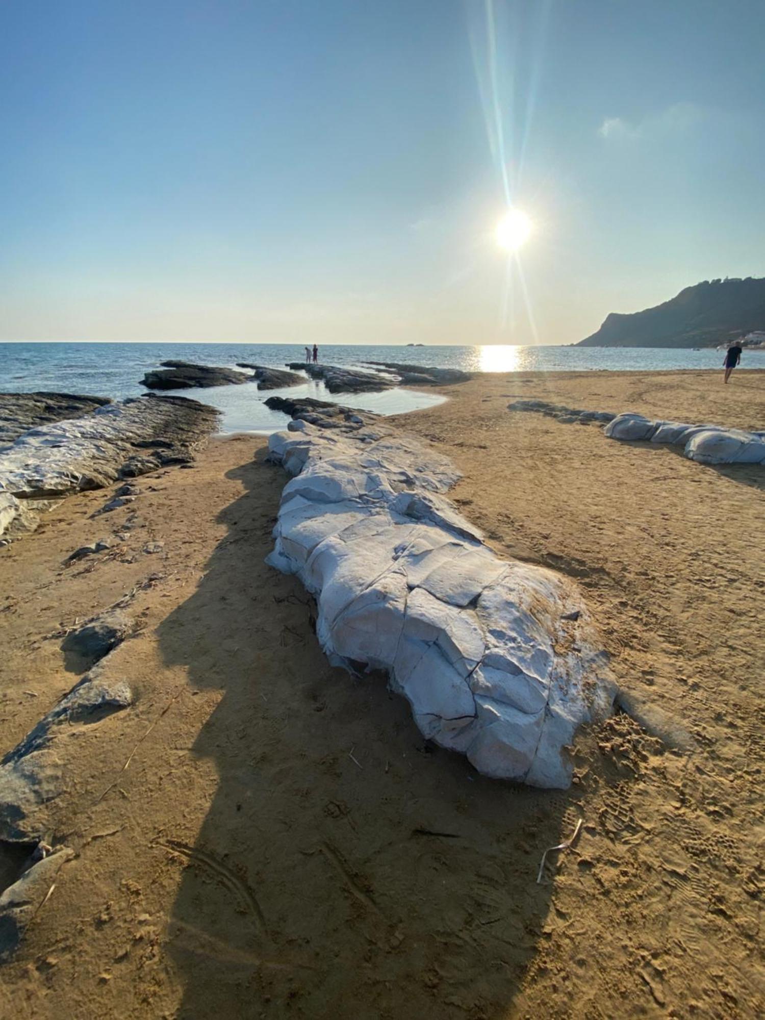 Casa Vacanza Scala Dei Turchi Реальмонте Экстерьер фото